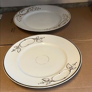 Classic White Ceramic Dinner Plate with Gold Trim and Floral Accents Victorian